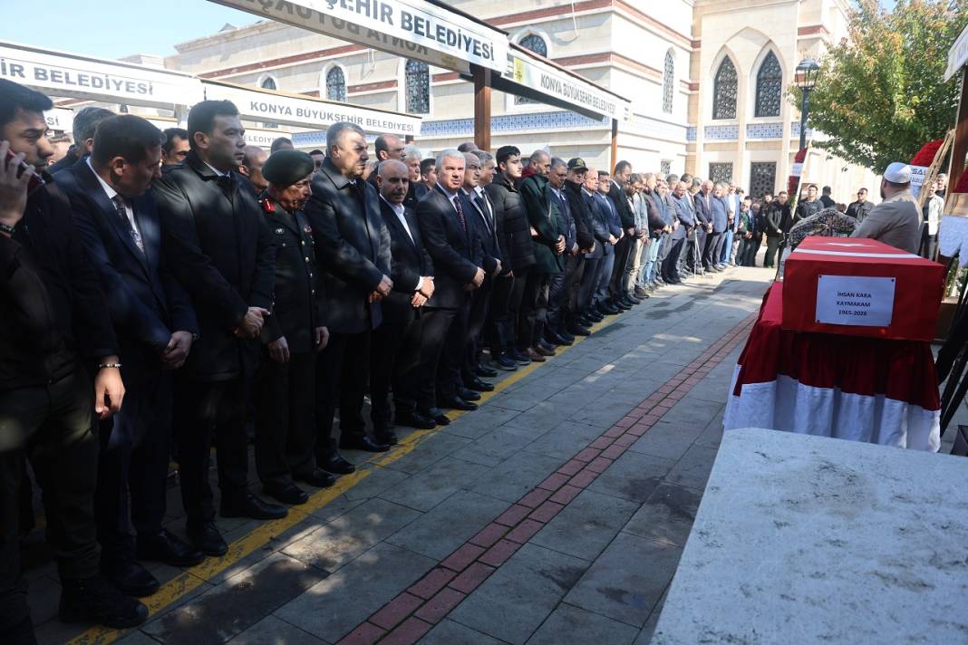 Konyalı Kaymakam İhsan kara Karatay'da toprağa verildi 3